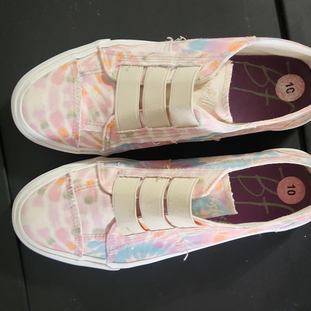 Canvas slip on